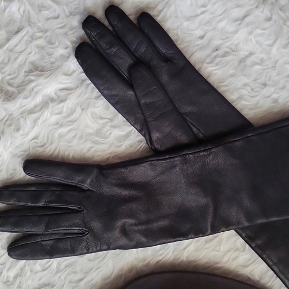 Authentic Neiman Marcus leather vintage  gloves & 100% wool Hat - Picture 1 of 4